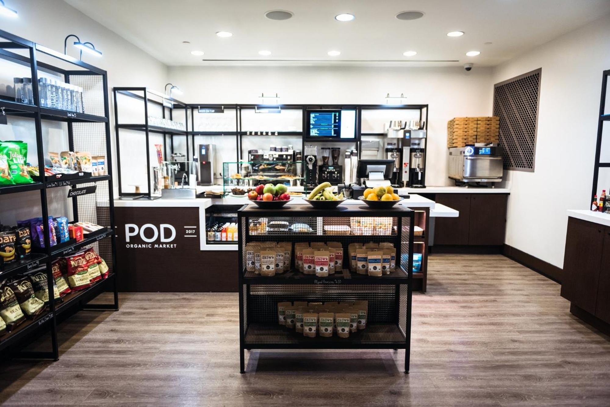 Loews At Vanderbilt Plaza 4*